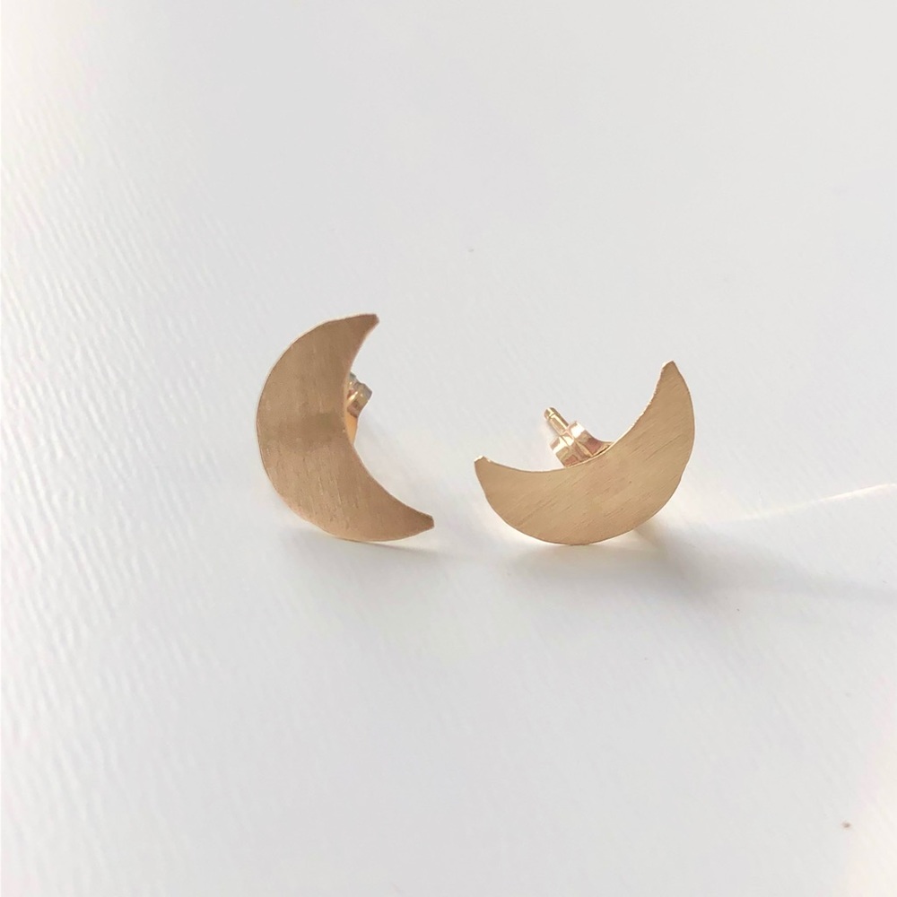 Simple 14k Gold moon Earrings Tiny Dainty